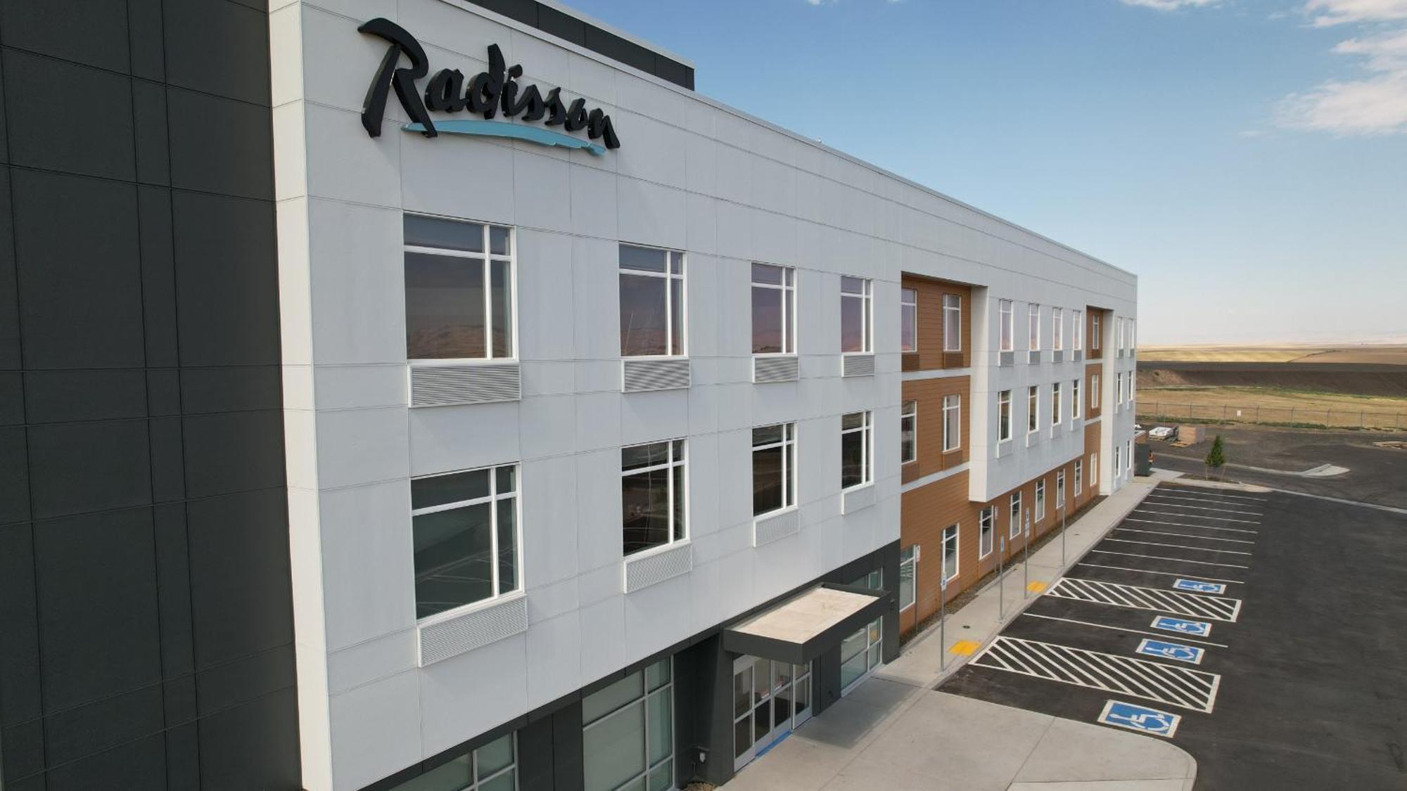 Radisson Hotel Pendleton Airport 外观 照片