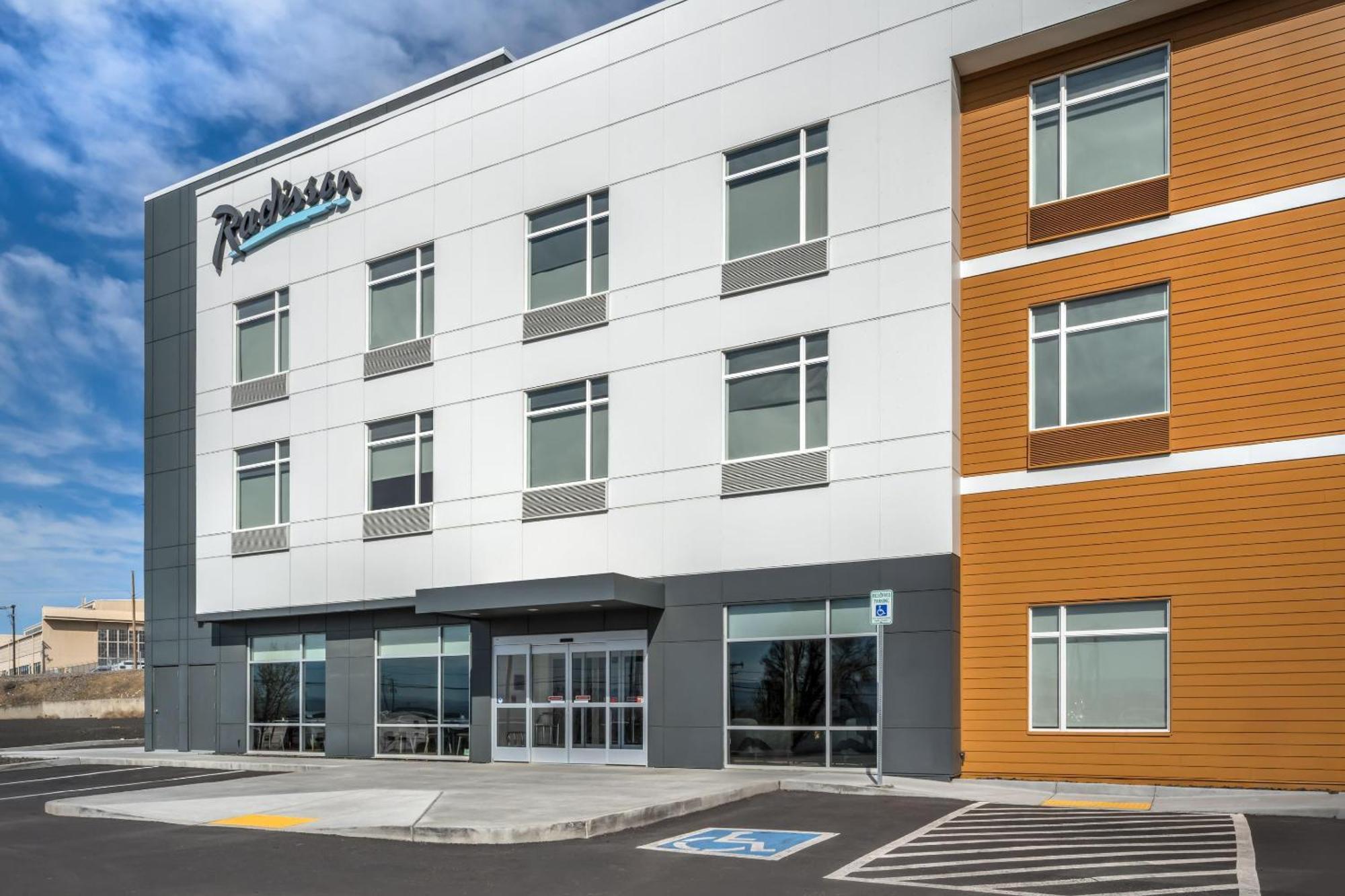 Radisson Hotel Pendleton Airport 外观 照片